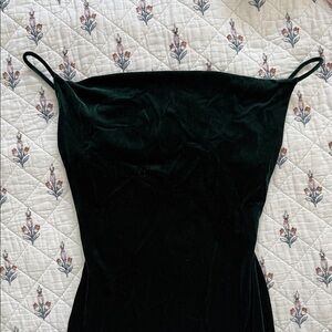 Lulu's Dark Green Velvet Midi Dress